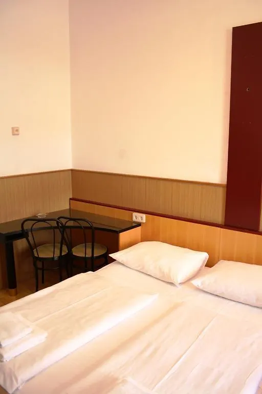 Hotel Cyrus Viena B&B