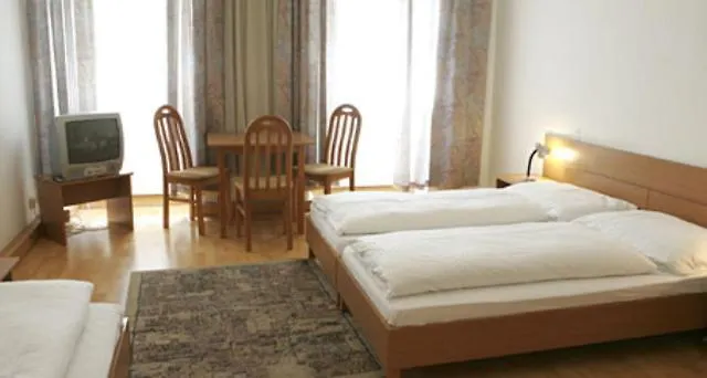 Panzió Hotel Cyrus Bécs