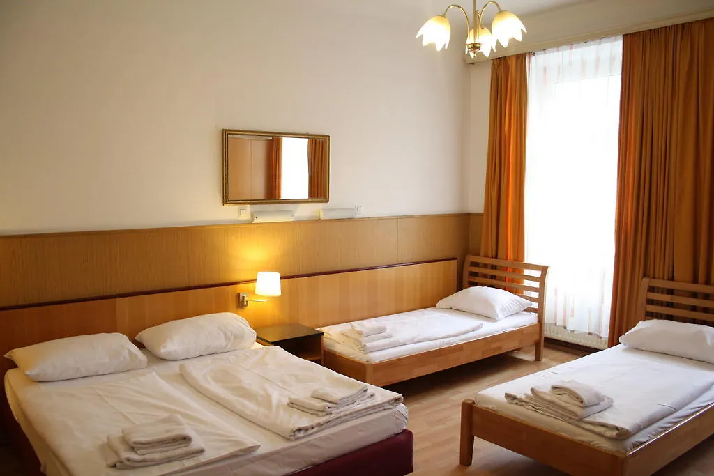 Panzió Hotel Cyrus Bécs