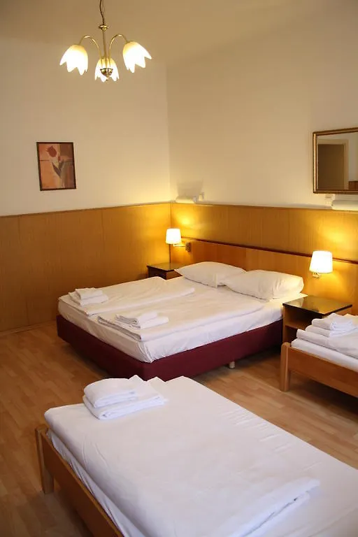 Hotel Cyrus Bécs Panzió
