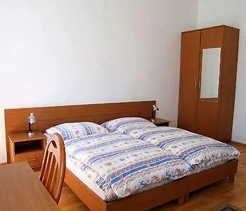 Hotel Cyrus Bécs Panzió