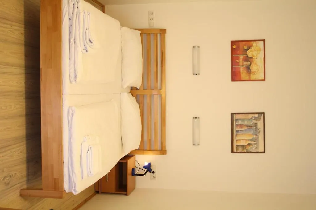 Panzió Hotel Cyrus Bécs